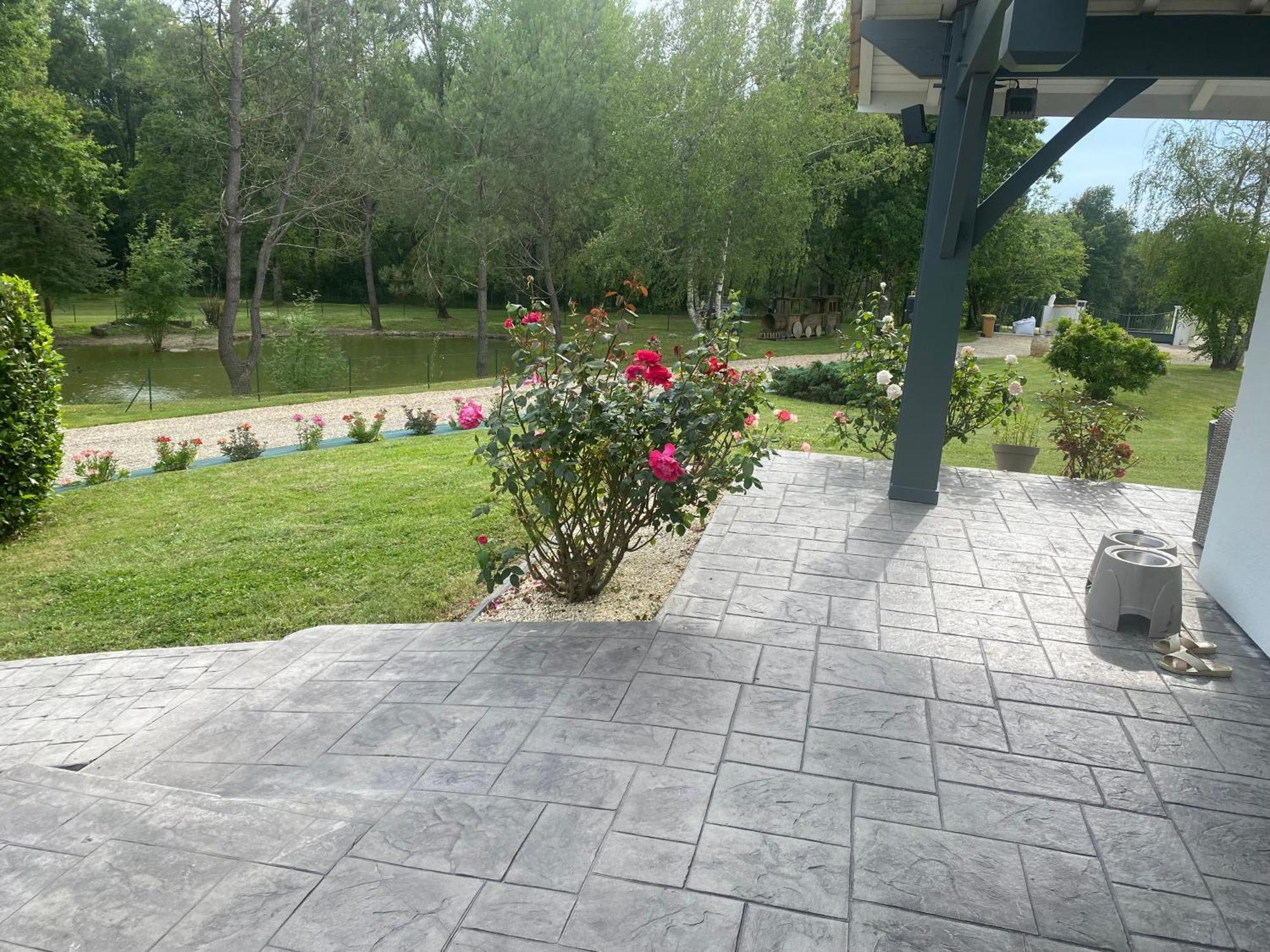 Bed and Breakfast Les Pins Perdus Saint-Ciers-d'Abzac Екстер'єр фото